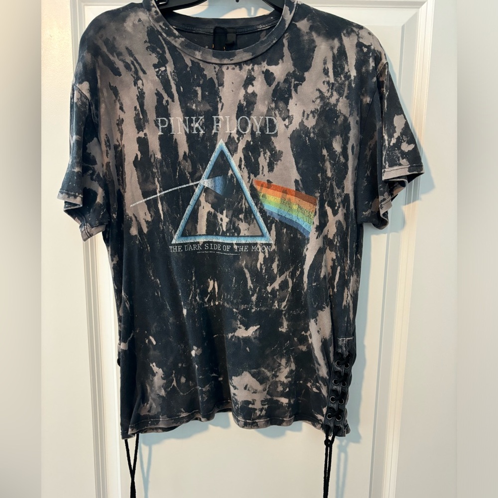 Pink Floyd Distressed Black Tee
